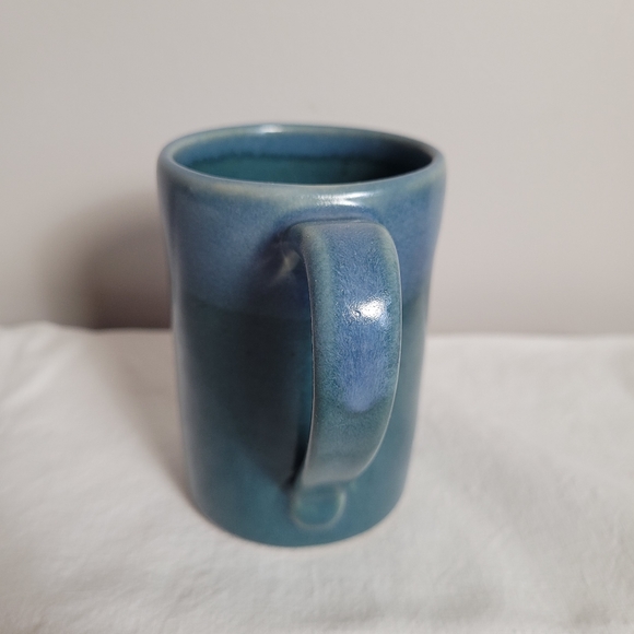 Handcrafted blue ceramic mug - Picture 4 of 8